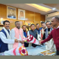 তাহিরপুর উপজেলা পরিষদের পক্ষ থেকে সংসদ এডঃ রঞ্জিতকে ফুল দিয়ে বরণ