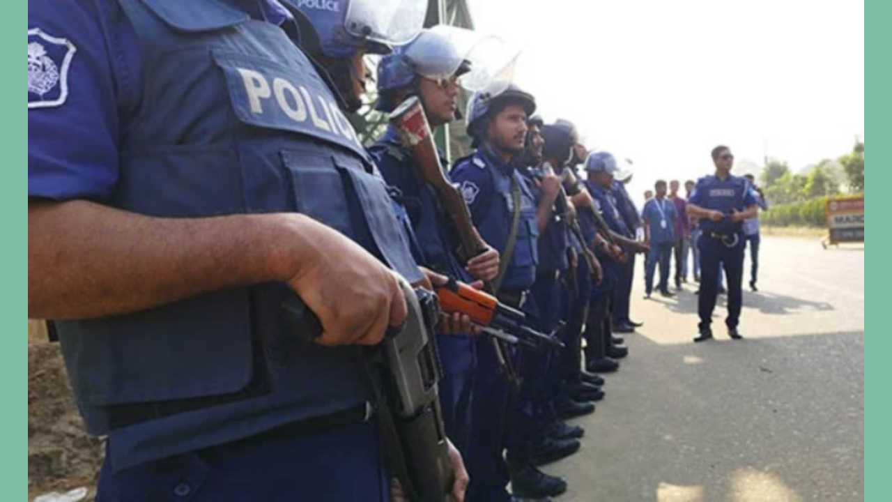 ফাঁকা ঢাকায় সতর্ক পুলিশ