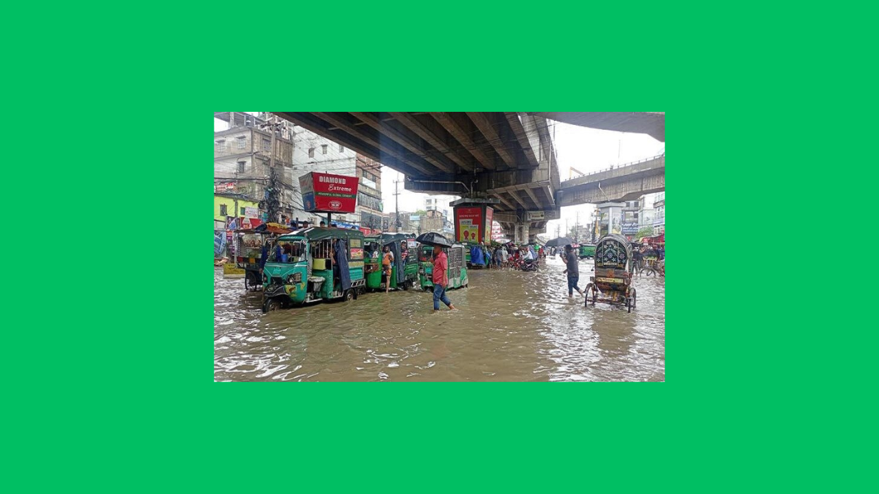 চট্টগ্রামে ২৪ ঘণ্টায় ২৩৫ মিলিমিটার বৃষ্টি, নগরজুড়ে জলাবদ্ধতা