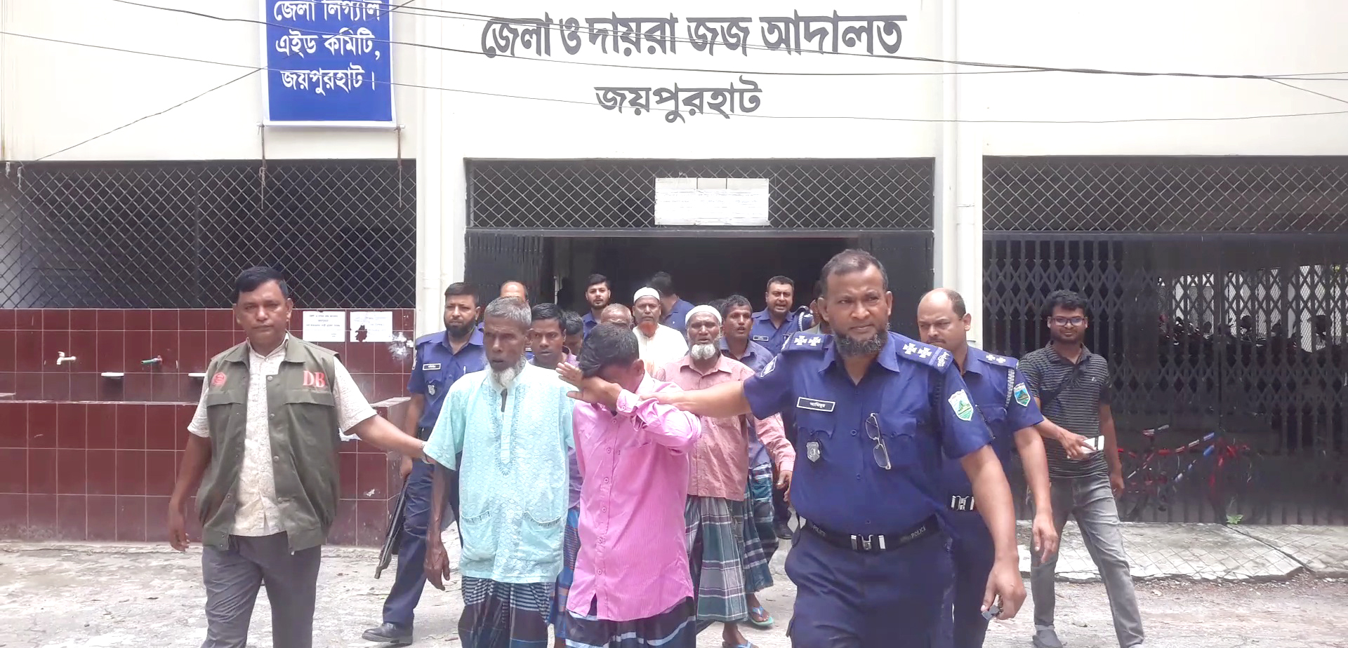 জয়পুরহাটে জমিজমা সংক্রান্ত বিরোধে হত্যা মামলায় পিতা-পুত্রসহ ১০ জনের যাবজ্জীবন